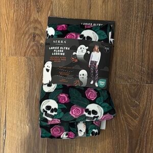 Serra Ladies Ultra Plush Leggings - Ghost and Rose Print